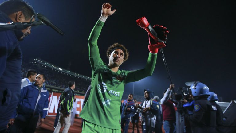 VIDEO: Guillermo Ochoa consoló al Pollo Saldívar