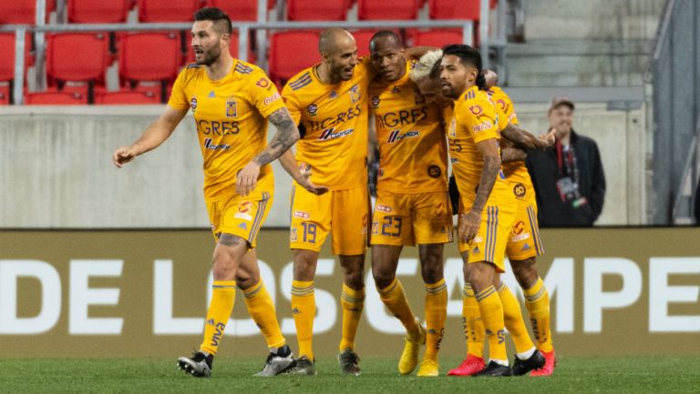 Tigres en partido de la Liga MX