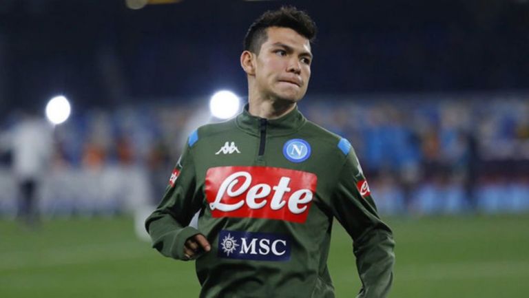 Chucky Lozano calentando con el Napoli 