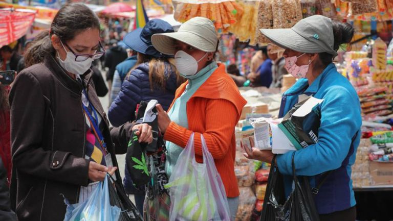 Venta de comercio informal en Colombia