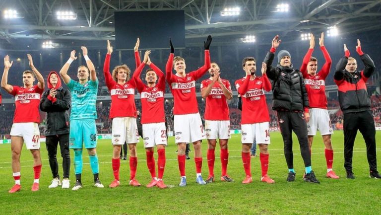Jugadores del Spartak agradecen a la afición 