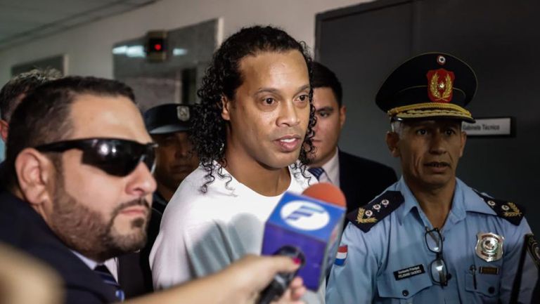 Ronaldinho Gaúcho sale de prisión 