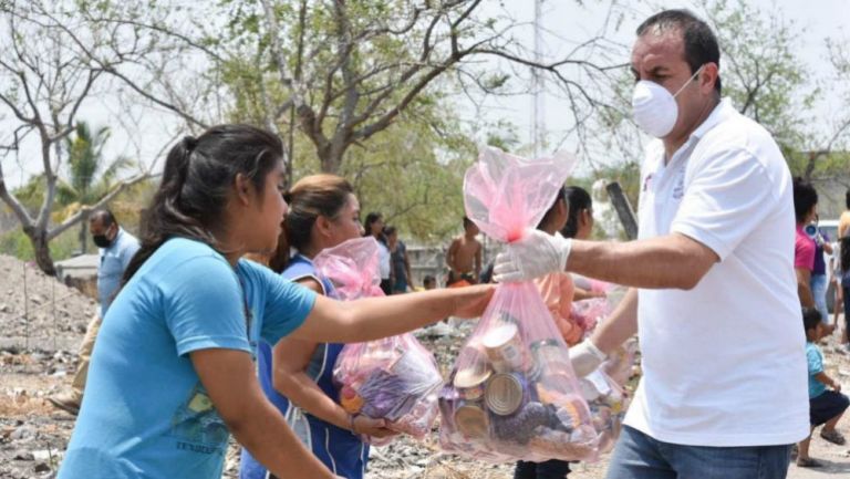 Cuauhtémoc Blanco entregó despensas en Morelos