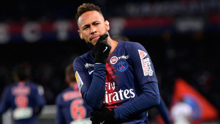 Neymar analiza su futuro: PSG o Barcelona