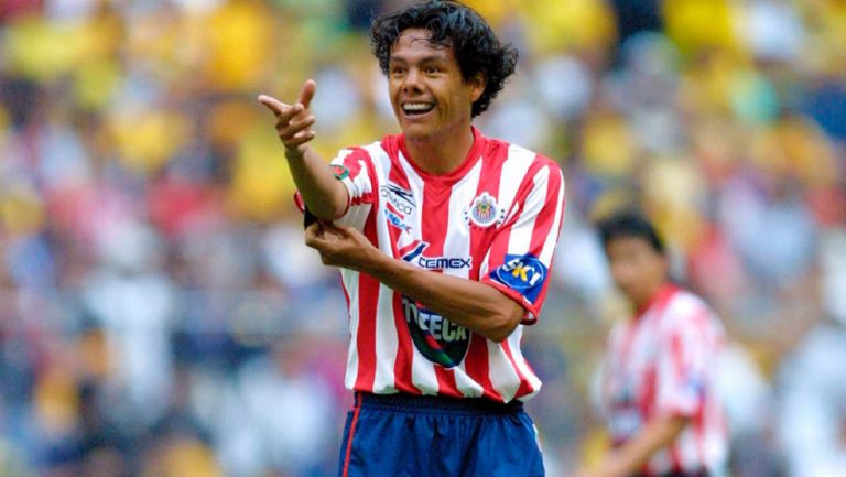 Tiburón Sánchez jugando con las Chivas