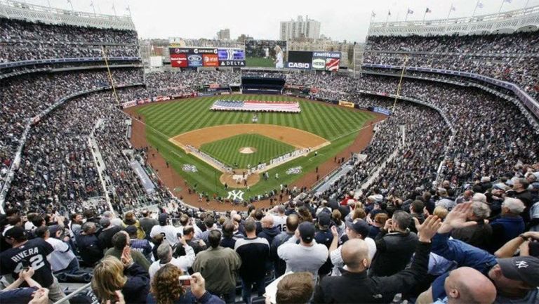 El  Yankee Stadium durante un juego de la novena de Nueva York