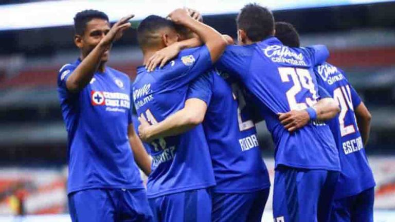 Cruz Azul festeja un gol en el Estadio Azteca