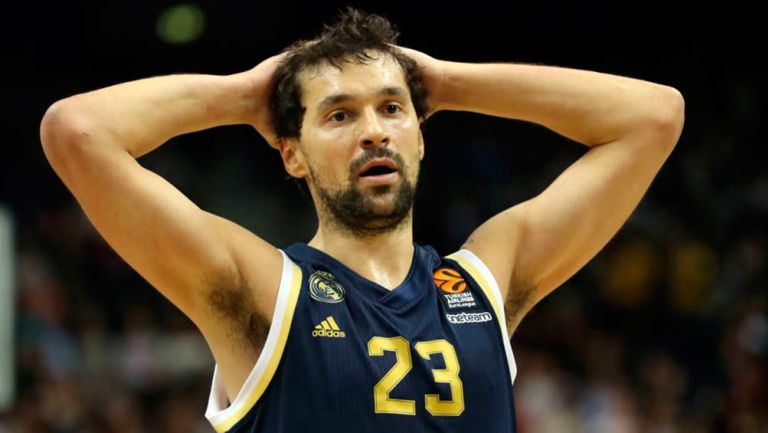 Sergio Llull se lamenta en un duelo del Real Madrid