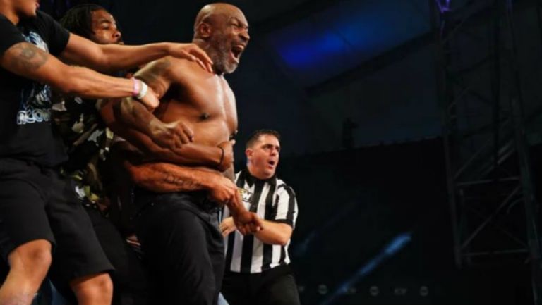 Mike Tyson en All Elite Wrestling