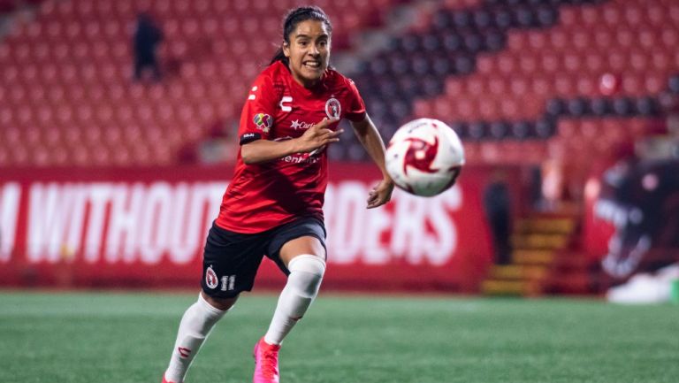 Lucero Cuevas durante un partido con Xolos