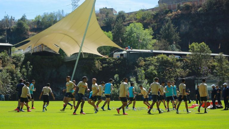 Jugadores de Pumas durante un entrenamiento