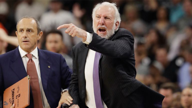 Popovich se molesta durante un juego