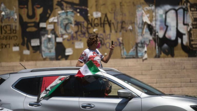 AMLO: De nuevo cientos protestan en coche contra su gobierno