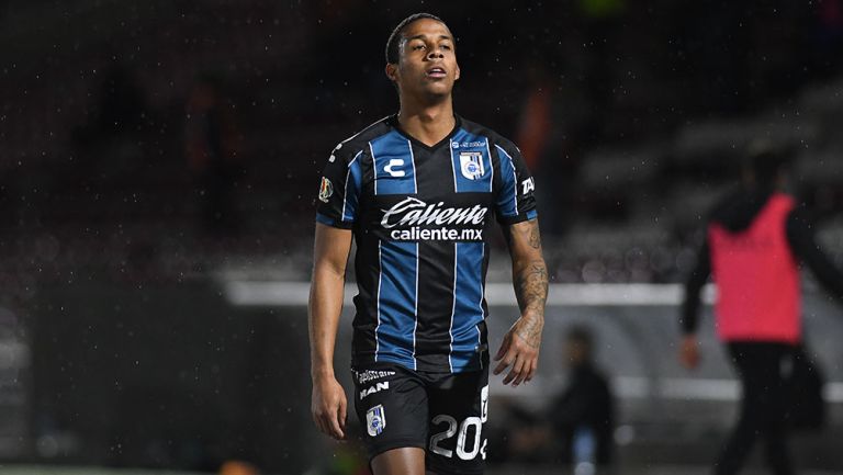 Jeison Lucumí en un partido de Copa con Gallos