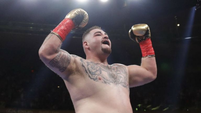 Andy Ruiz festeja un triunfo