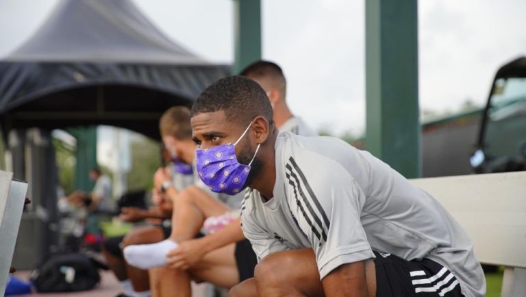 Jugadores de Orlando City entrenando en Orlando