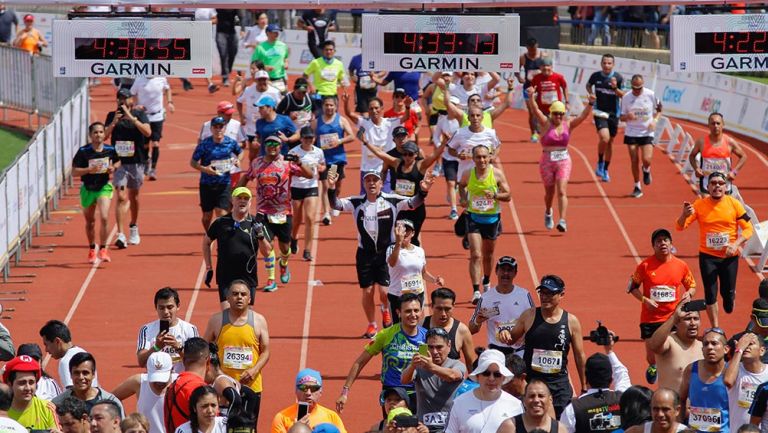 Corredores durante el Maratón de la Ciudad de México 