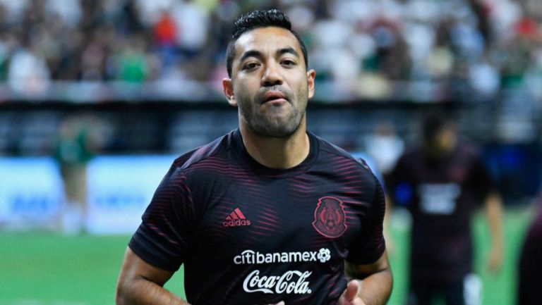 Marco Fabián jugando con la Selección Mexicana