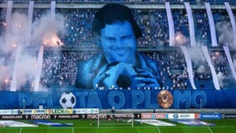 Pablo Escobar: Aficionados muestran tifo del narcotraficante en el futbol polaco