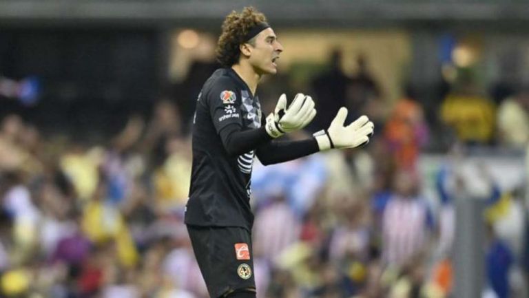 Memo Ochoa, en el Clásico Nacional del Apertura 2019