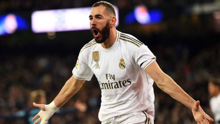 Karim Benzema en celebración de gol