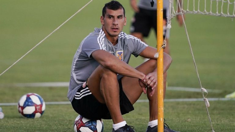 Nahuel Guzmán en entrenamiento con Tigres