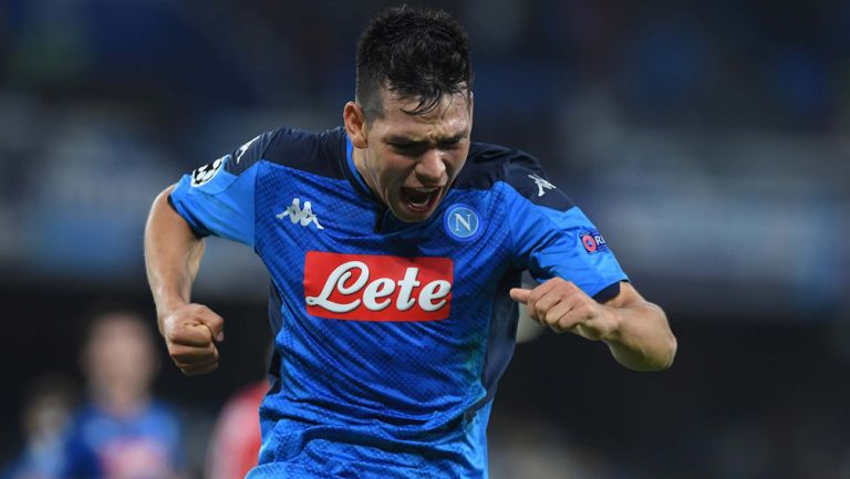 Chucky Lozano festeja un gol con el Napoli en Serie A 