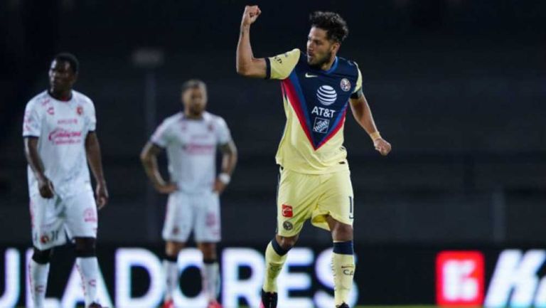 Bruno Valdez celebra su gol 26 con el América