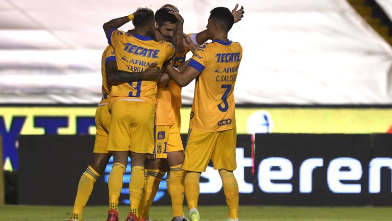 Tigres en festejo de gol