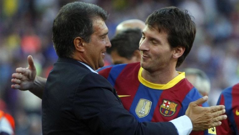 Joan Laporta junto a Lionel Messi