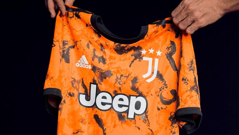 Jaguares agradeció a la Juventus 'homenaje' en su nuevo jersey