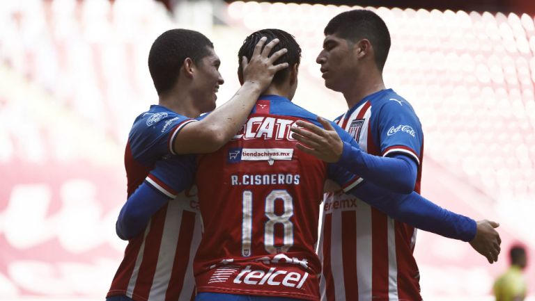 Jugadores del Tapatío celebrando gol