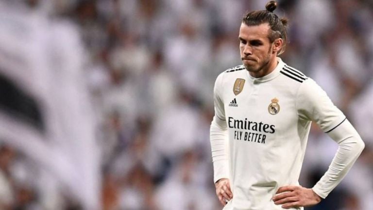 Gareth Bale durante un duelo con el Real Madrid 