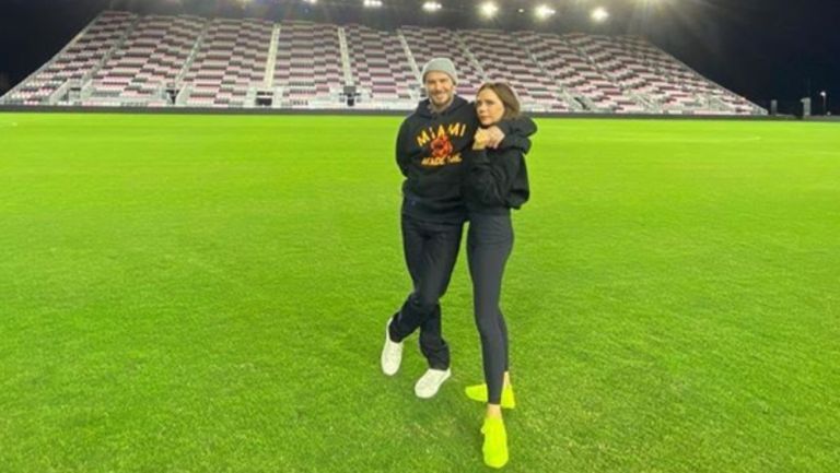 David Beckham junto a su esposa Victoria