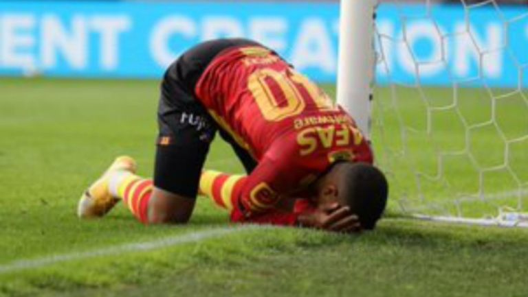 Video: Increíble falla frente a la portería en Liga de Bélgica
