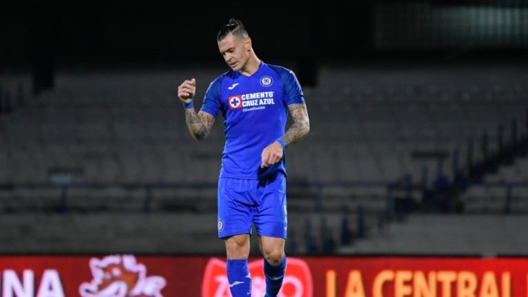 Milton Caraglio durante un partido con Cruz Azul