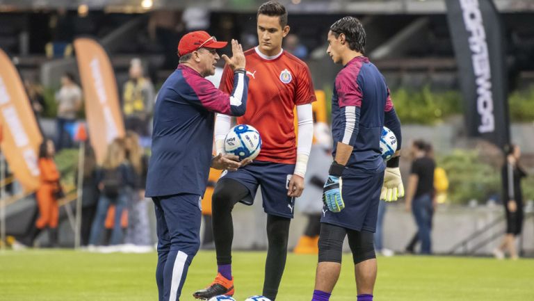 Toño Rodríguez y Raúl Gudiño durante un calentamiento 