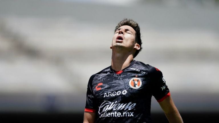 Mauro Lainez en lamento con Xolos