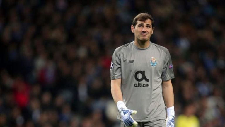 Iker Casillas en partido con el Porto