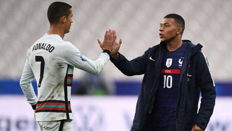 Mbappé y Ronaldo en partido