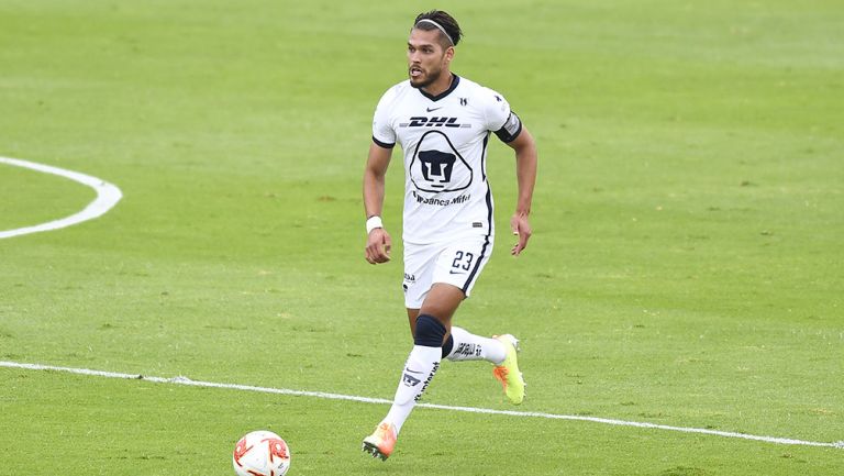 Nicolás Freire en partido con Pumas