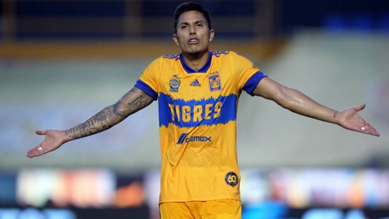 Carlos Salcedo, jugador de Tigres