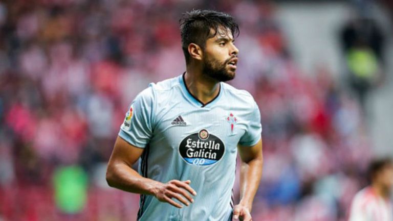 Nestor Araujo en partido con el Celta