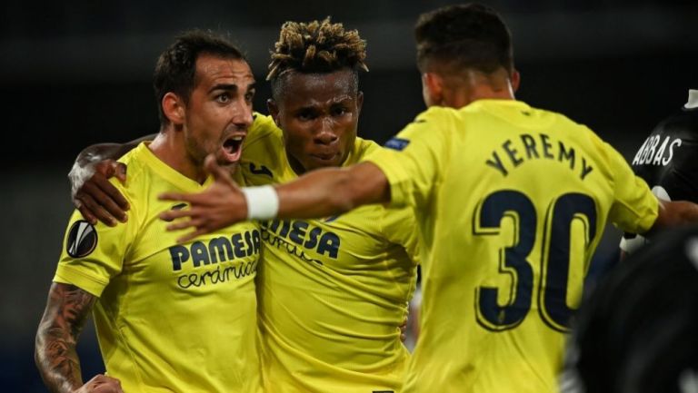 Paco Alcácer celebrando su gol conseguido en la Europa League