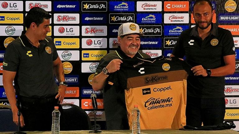 Maradona en su presentación con Dorados 