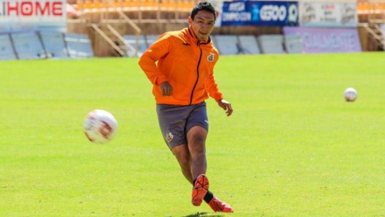 César Villaluz, en un entrenamiento de Alebrijes