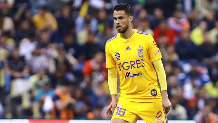 Diego Reyes durante un duelo con los Tigres en Liga MX