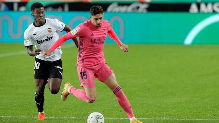 Federico Valverde durante un partido con el Real Madrid