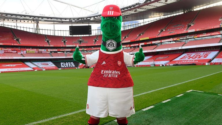 Mascota del Arsenal, Gunnersaurus, volvió a trabajar