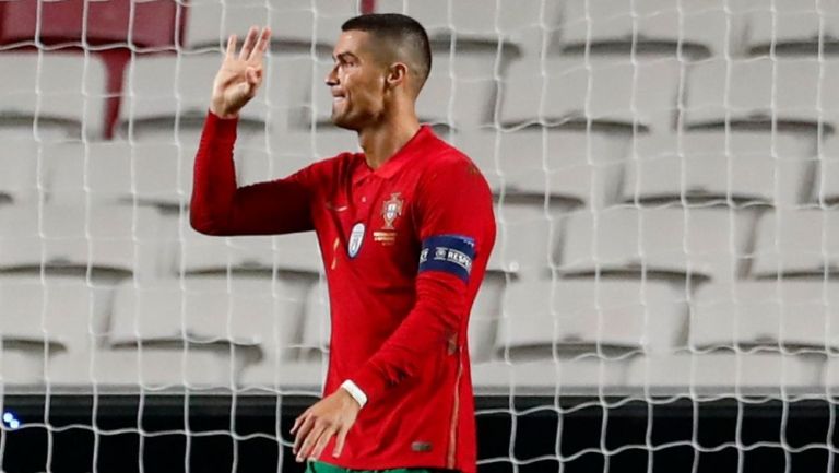 Cristiano Ronaldo luego de marcar gol con la Selección de Portugal